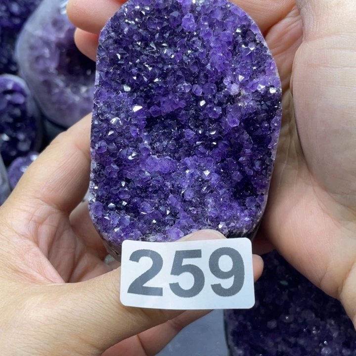 未镶嵌水晶大型摆件（非配饰）