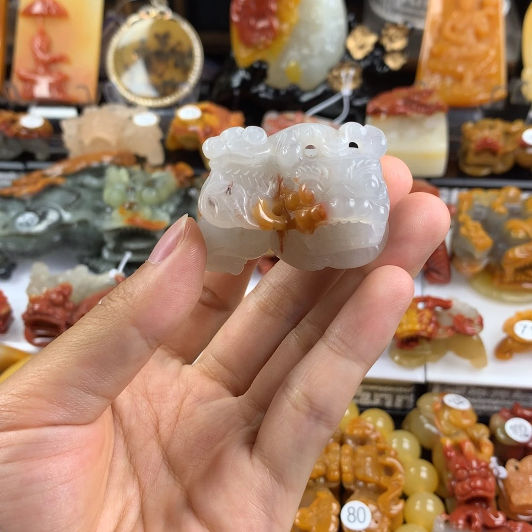 石英质玉（黄龙玉）未镶嵌挂件