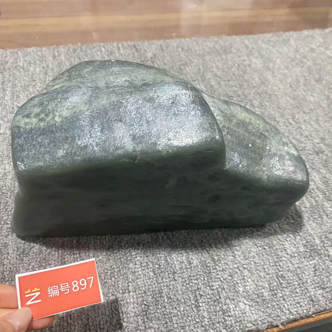 新疆玉料原石发一件编号897