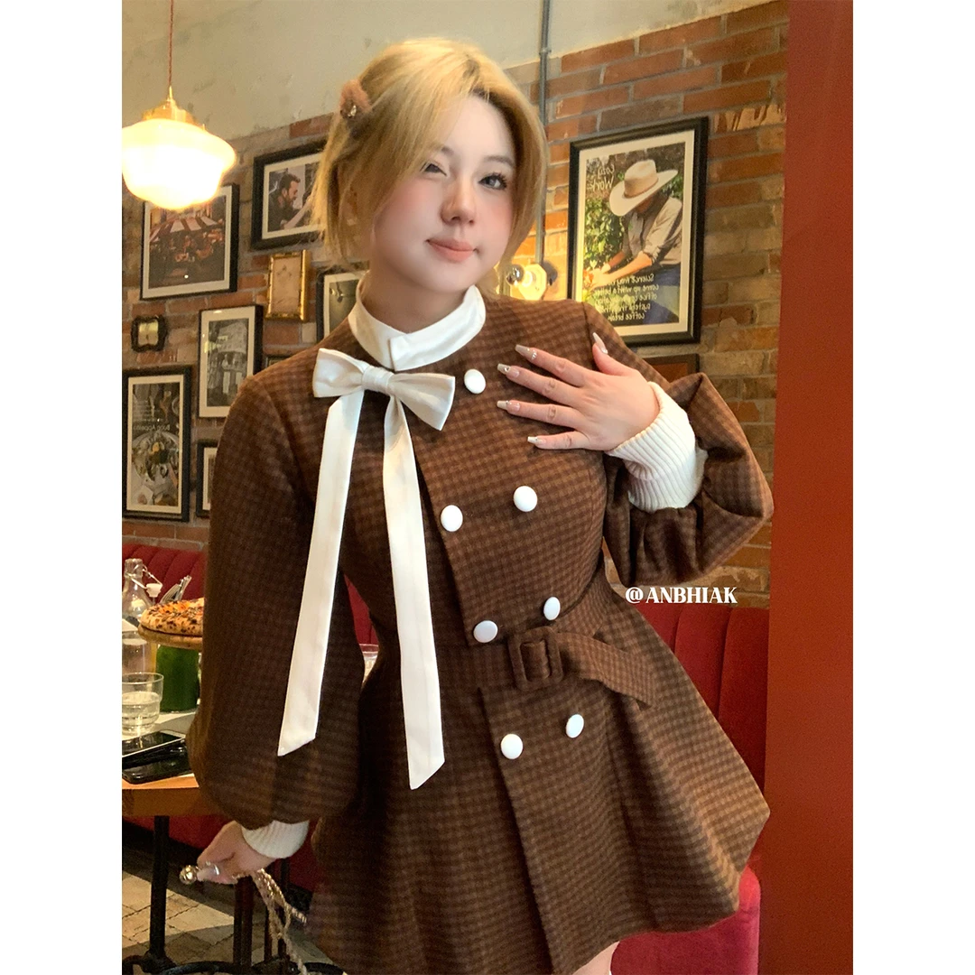 安妮不火【苏黎世格调】缎面拼接花苞摆格纹呢外套连衣裙A253O0055