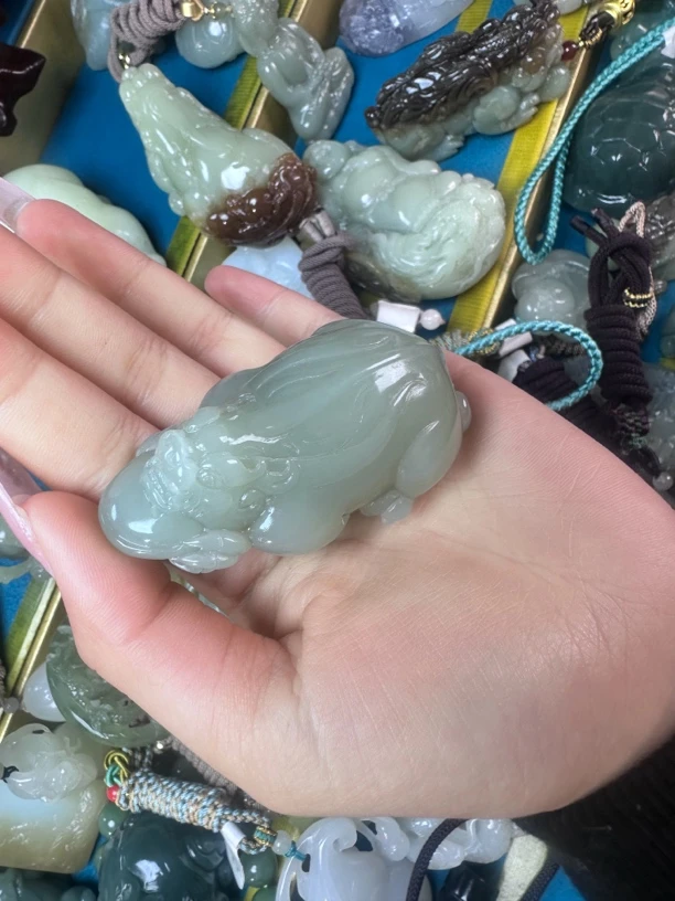 和田玉貔貅吊坠挂件