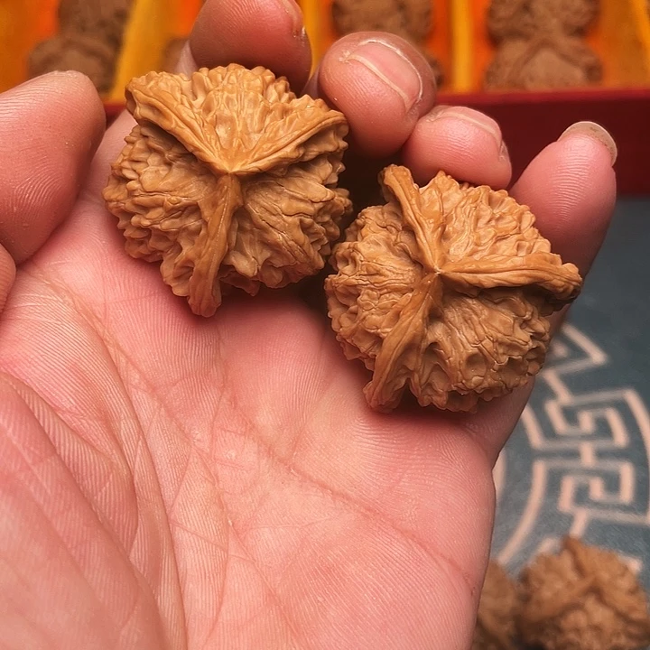 文玩核桃吊坠一图一物