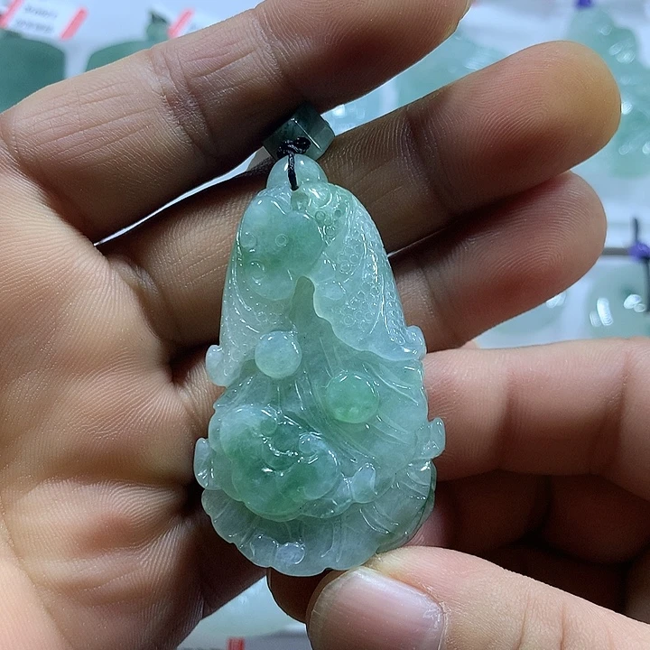 翡翠未镶嵌颈饰天然翡翠吊坠A货