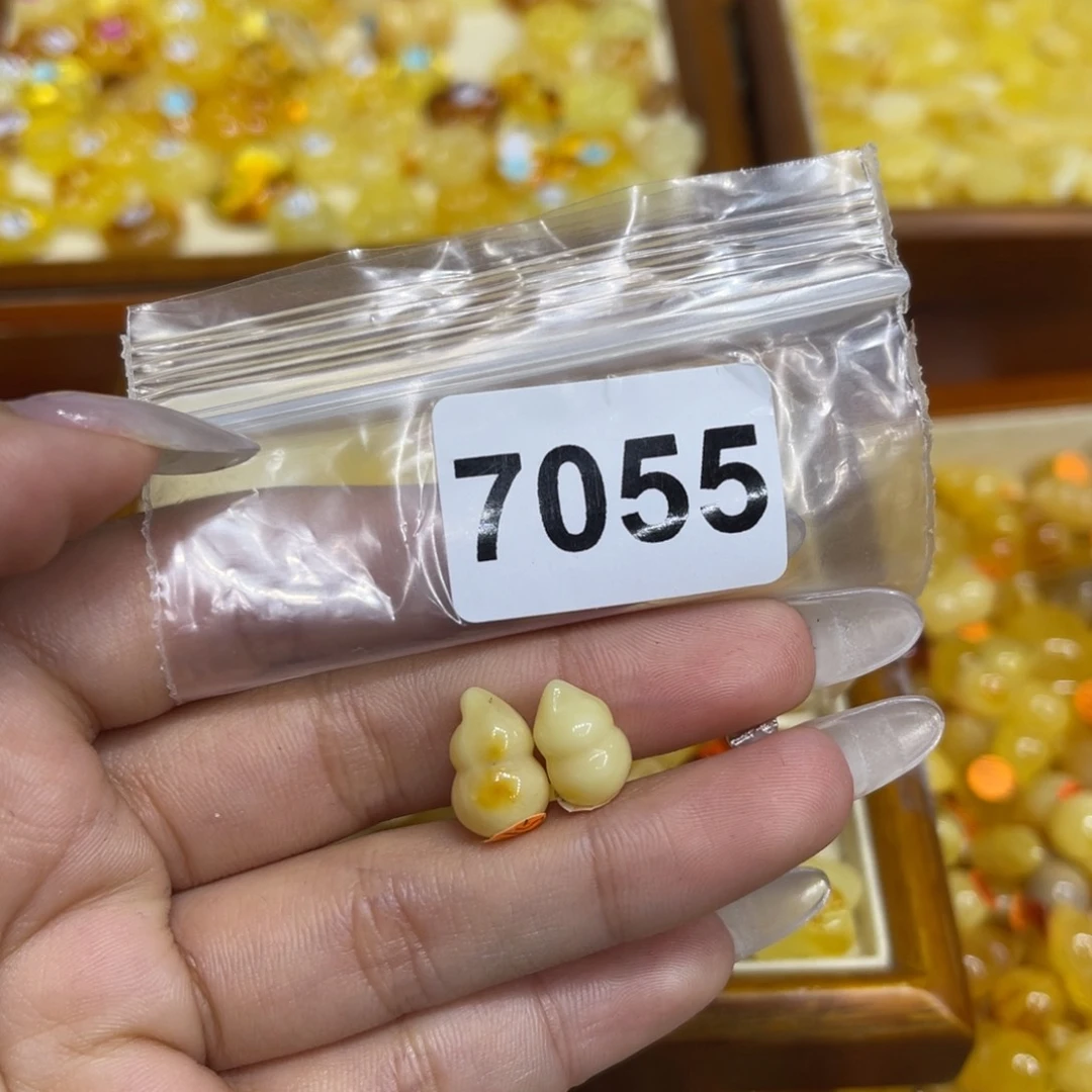 琥珀珠宝奇石未镶嵌天****