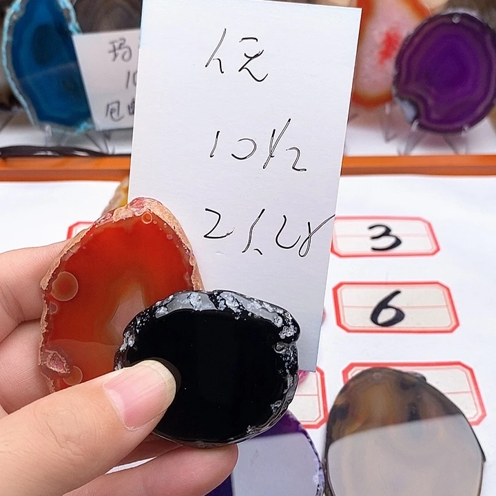 人***人合金颈饰玛瑙/玉髓