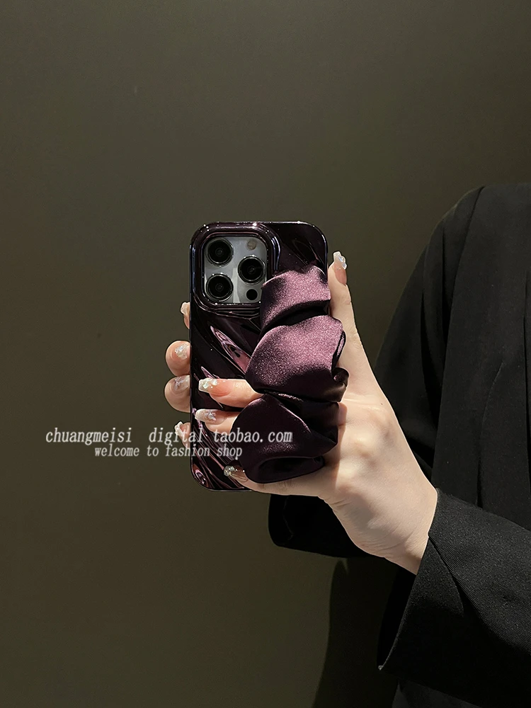 紫色褶皱丝巾腕带适用于苹果16手机壳iphone15promax保护套13/12