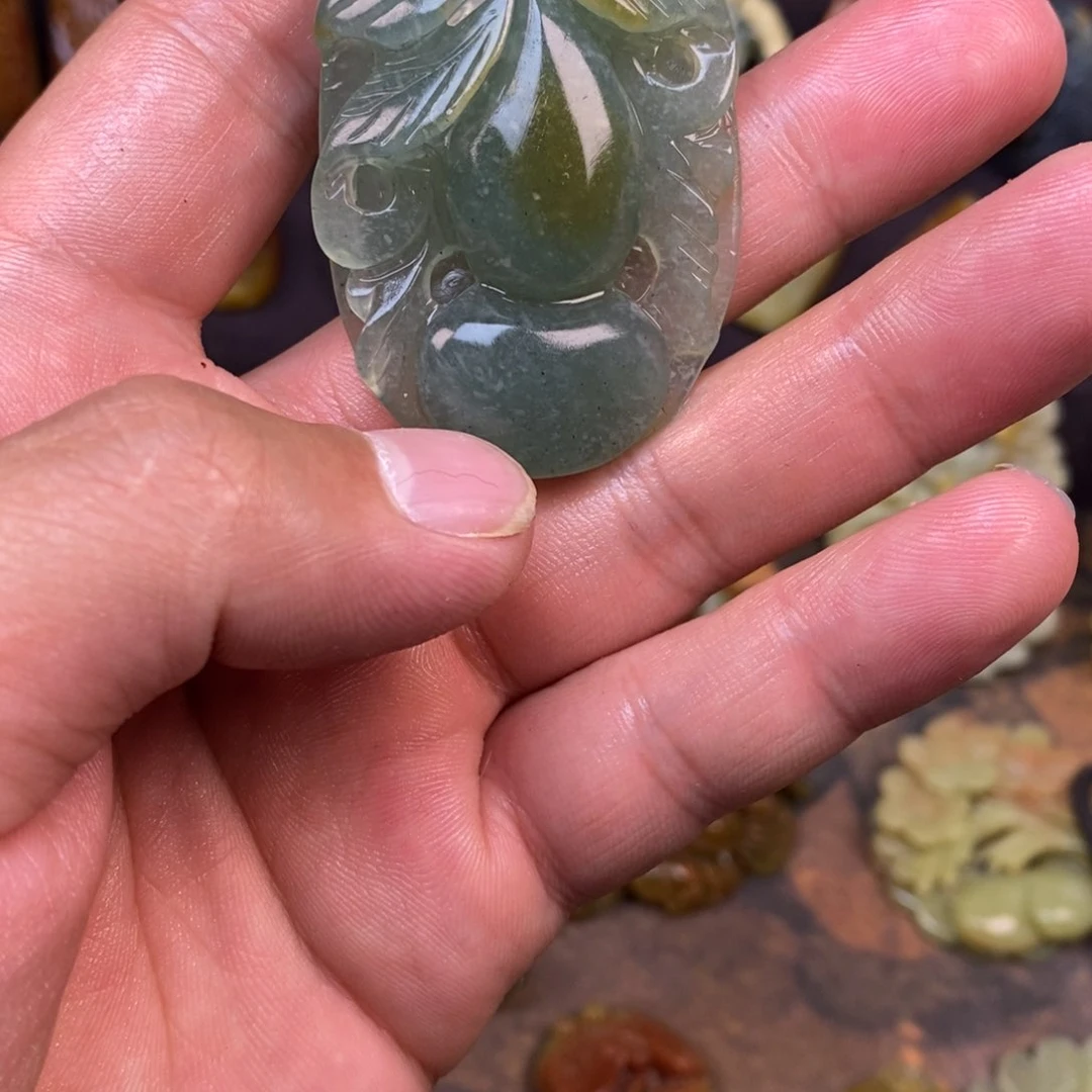 蛇纹石玉未镶嵌吊坠(赠链)