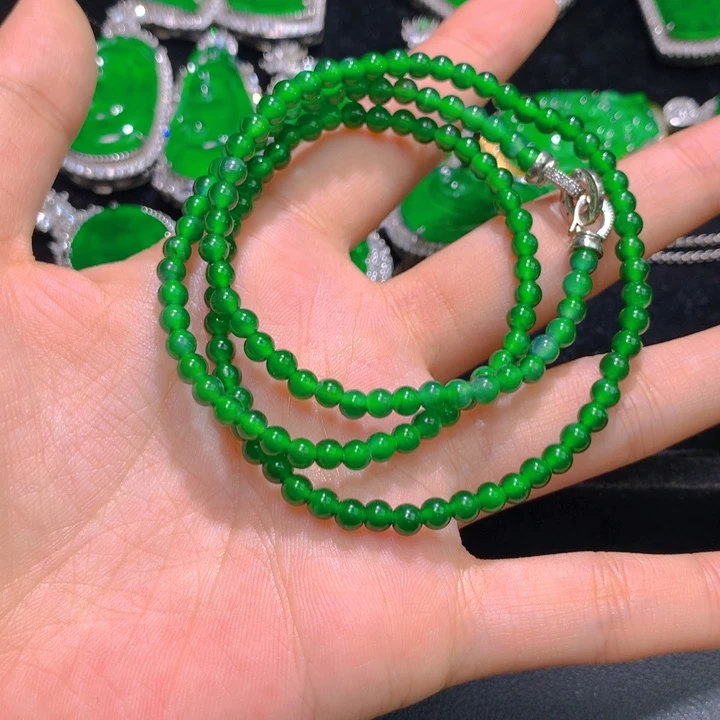 翡翠颈饰未镶嵌分****王一条