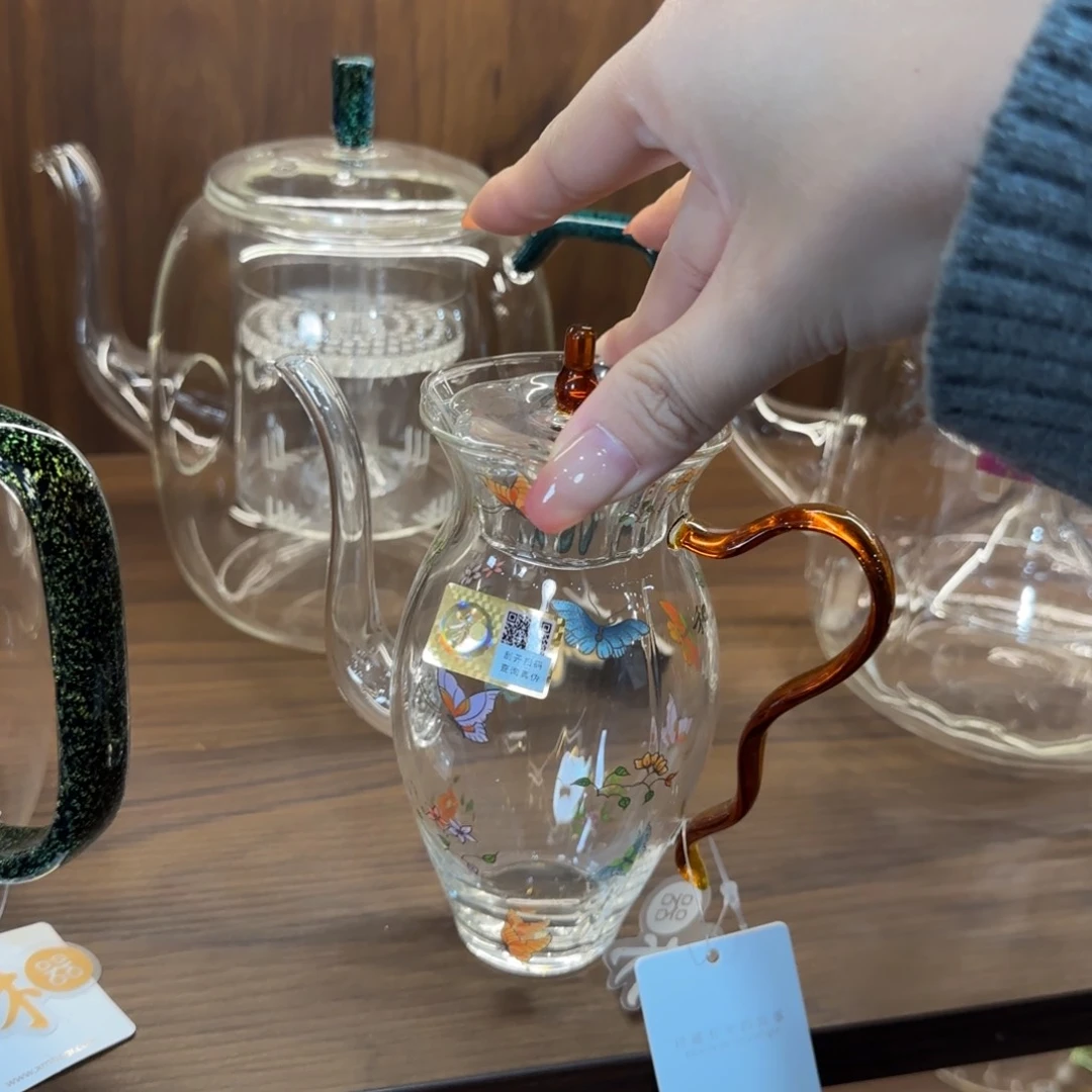 禾器蝶恋花花容壶琥珀色。。