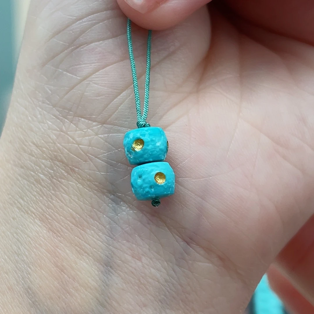 绿松石颈饰未镶嵌