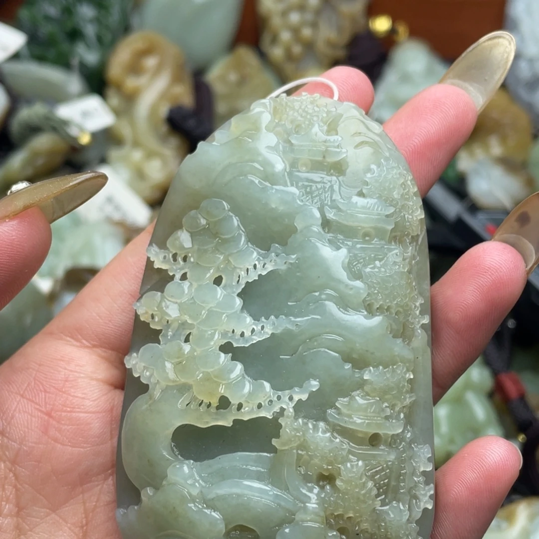 昂***爸和田玉未镶嵌颈饰