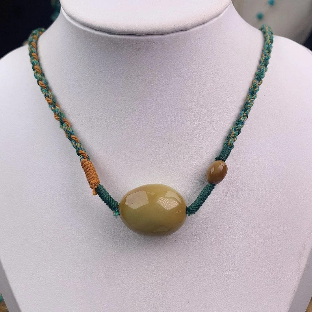 绿松石未镶嵌颈饰