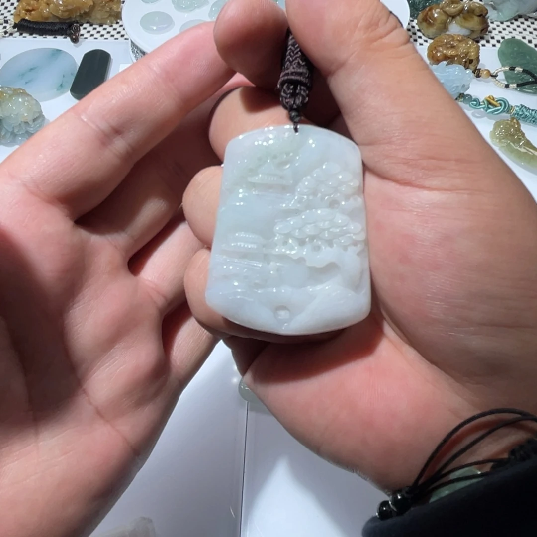 翡翠颈饰未镶嵌天然
