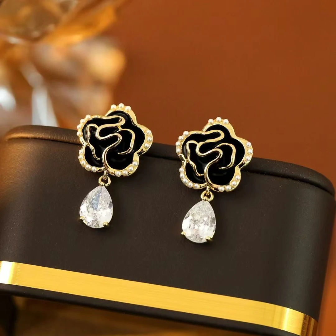 铜合金耳饰 复古优雅黑色轻奢玫瑰女耳饰水滴小香风N3896