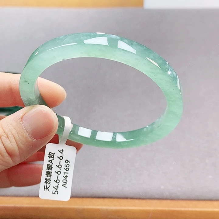 【闪购商品】翡翠手镯（圆镯）未镶嵌