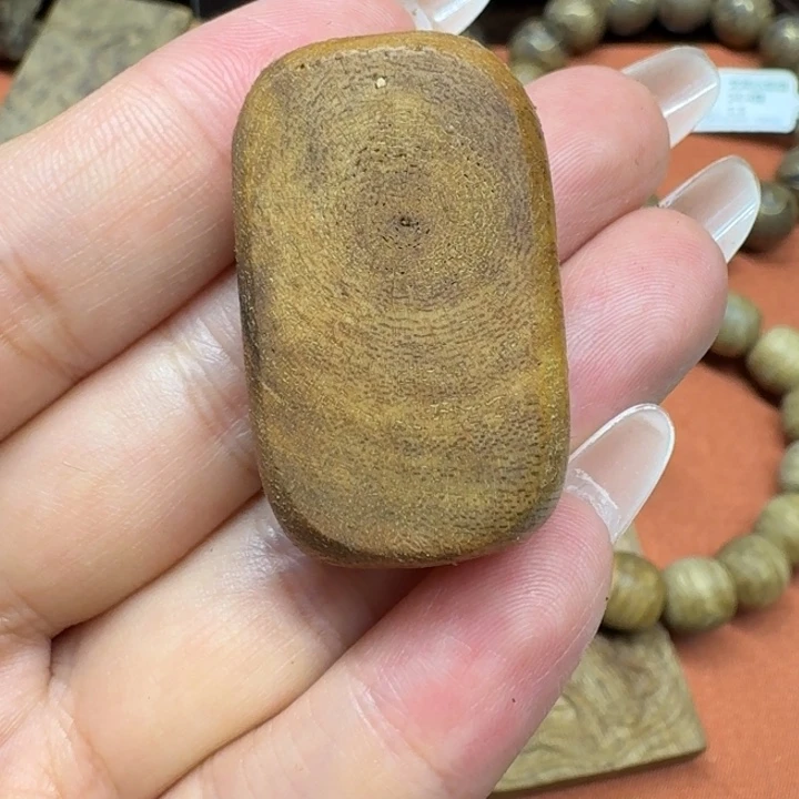 大叶紫檀（黑酸枝木类）