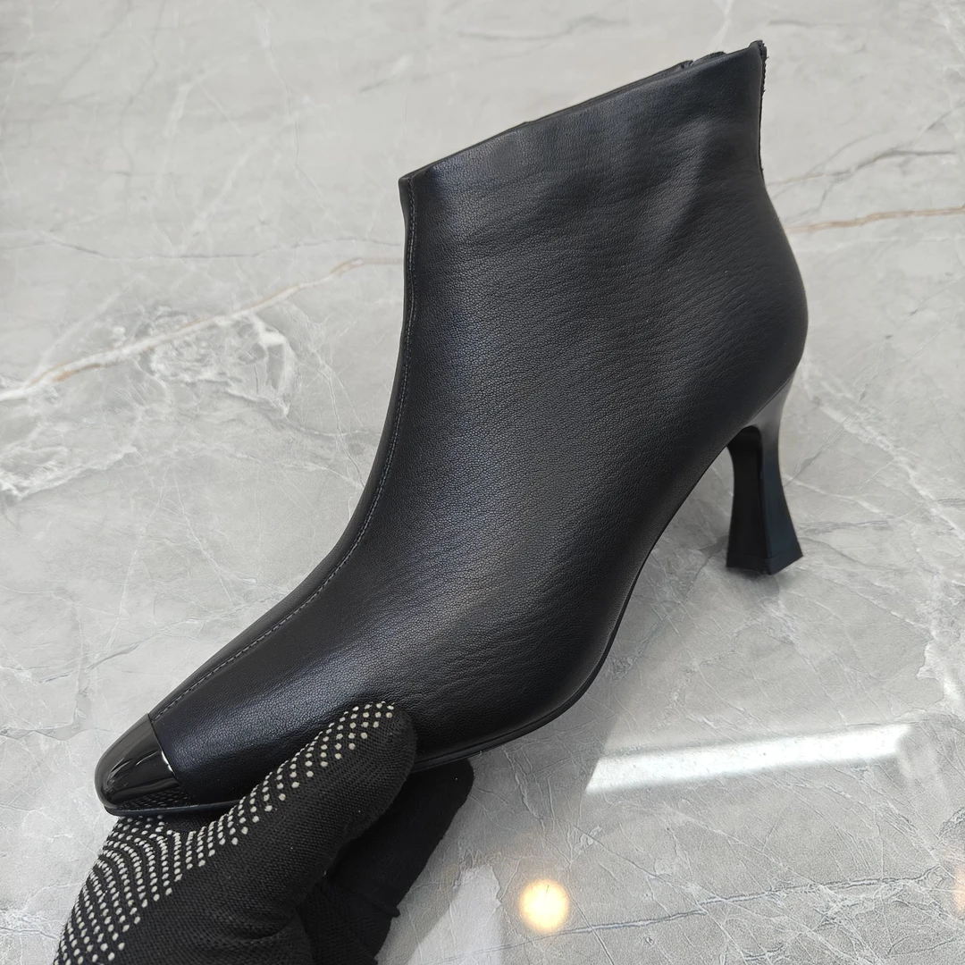 e (孤品）38/35/36码粗跟女靴(牛皮)6588