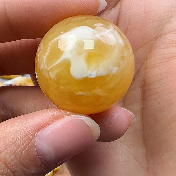 蜜蜡未镶嵌珠宝奇石