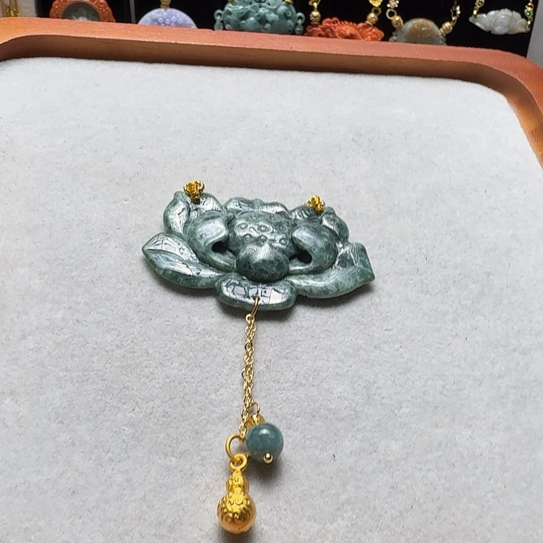 吊坠(赠链)未镶嵌翡翠