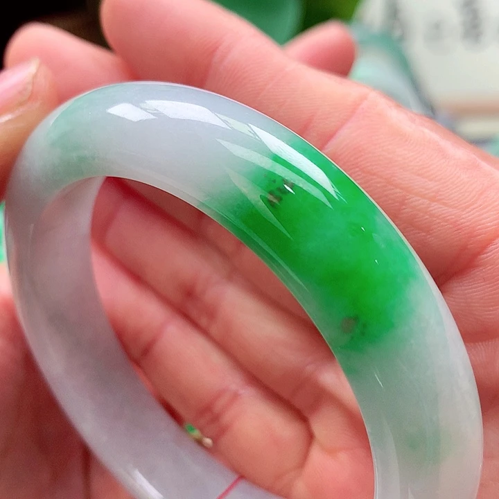 翡翠未镶嵌手镯天然缅甸翡翠手镯