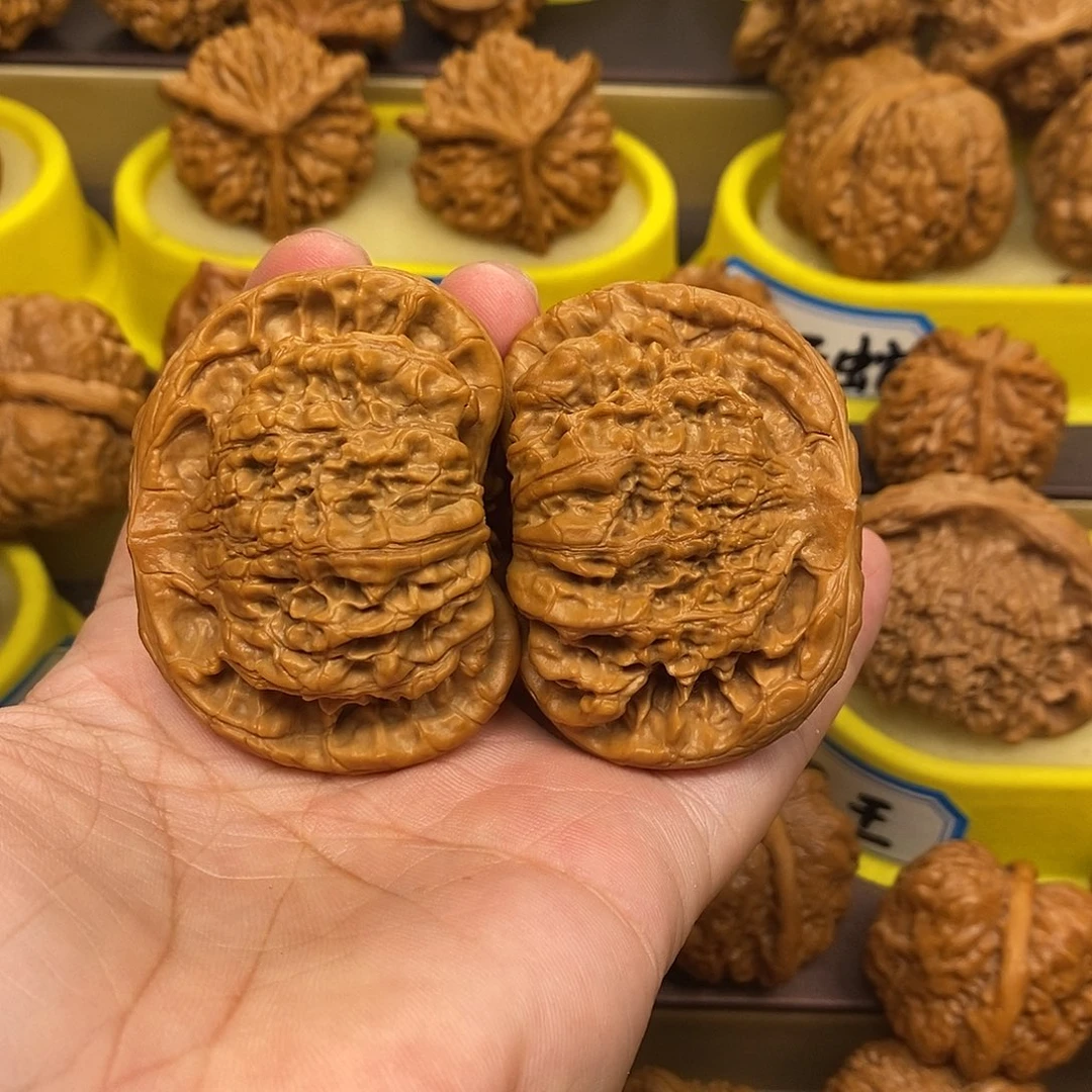 文玩核桃吊坠蛇王52