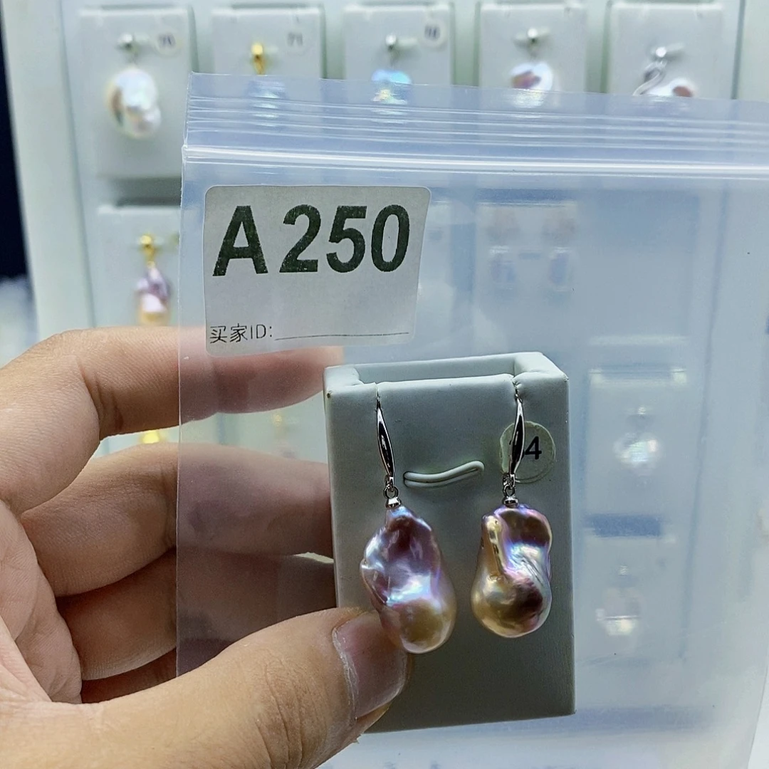 淡水珍珠颈饰合金