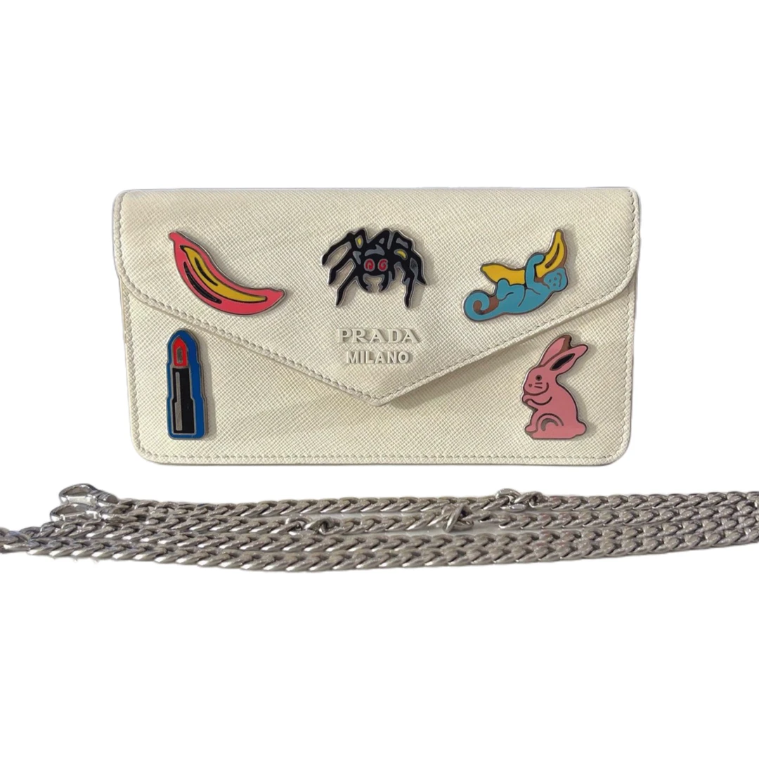 未使用 Prada/普拉达  徽章斜挎包时尚实用之选