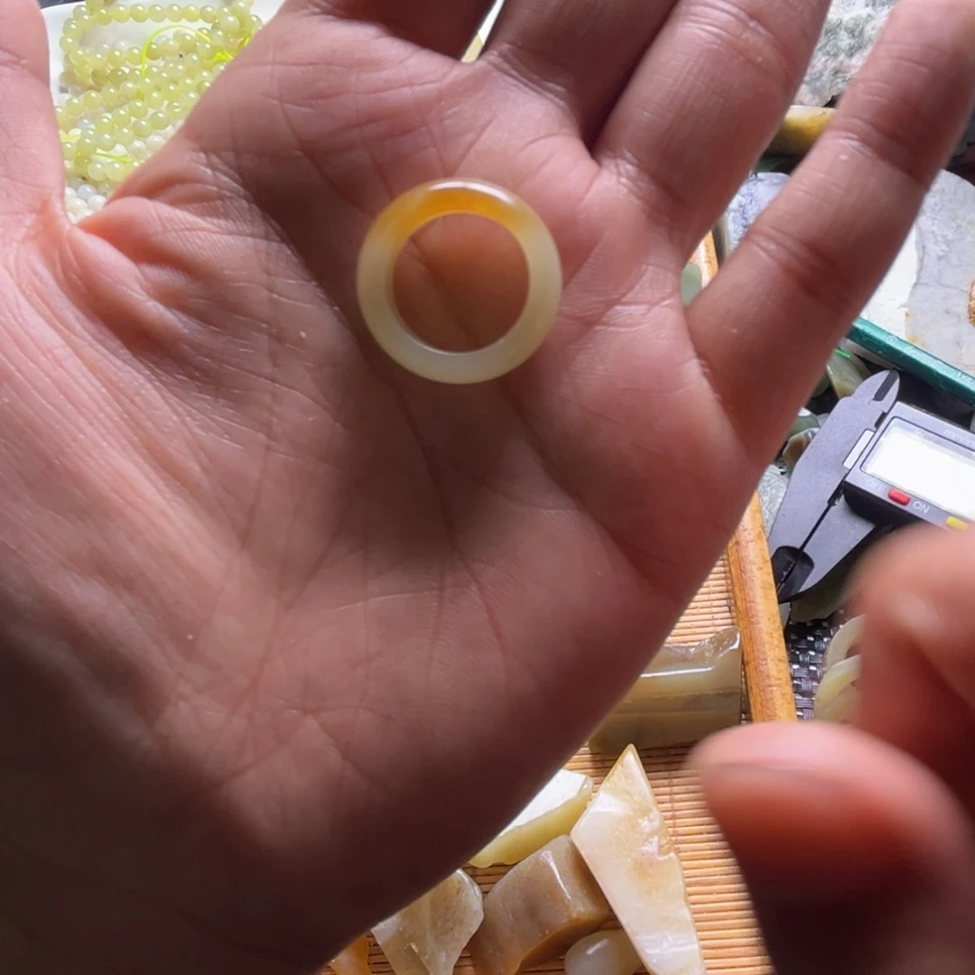 和田玉（糖玉）未镶嵌挂件