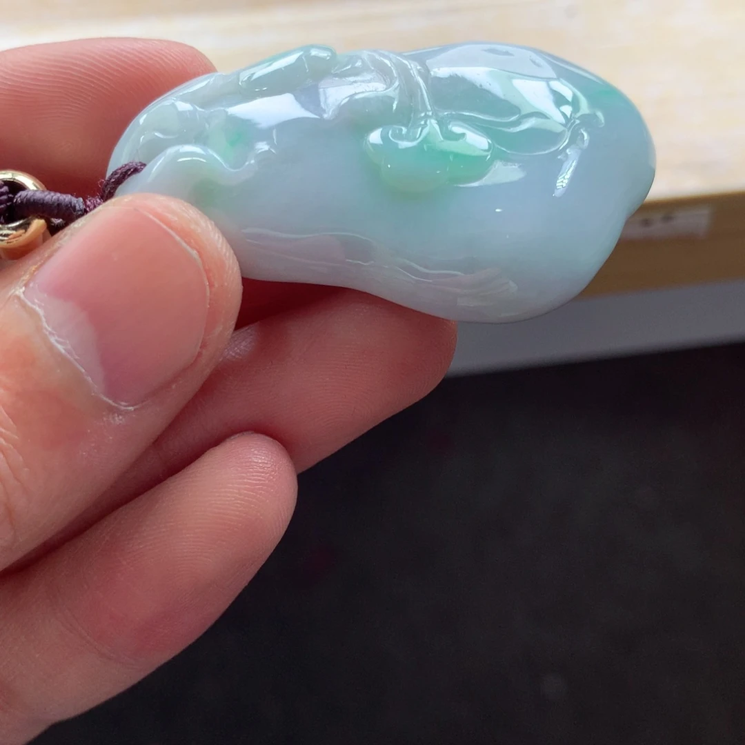 翡翠颈饰未镶嵌吊坠