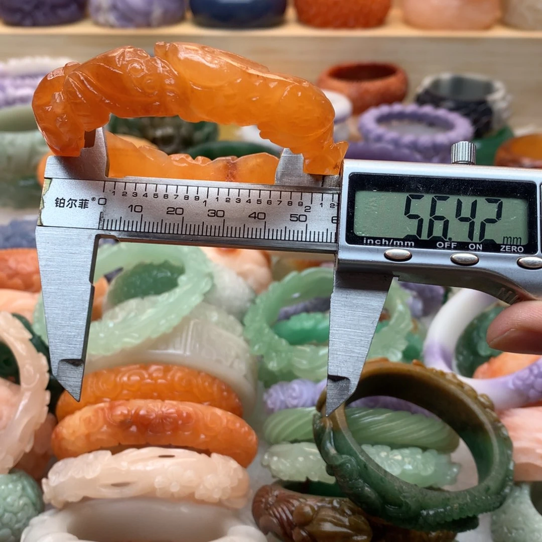 未镶嵌手镯石英质玉