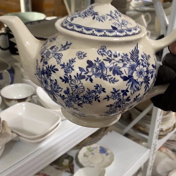 瓷片威基伍德釉中彩独孔茶壶一个 微瑕疵