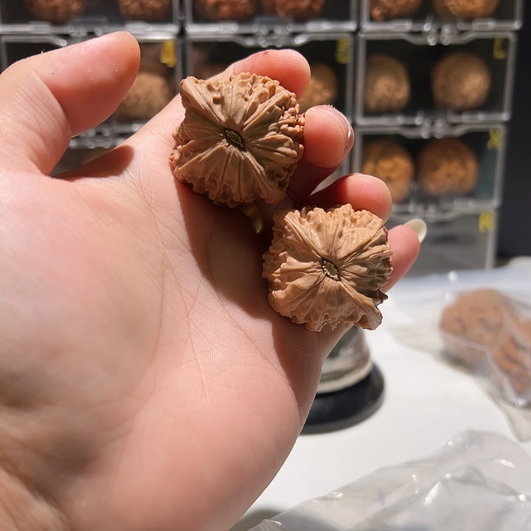 文玩核桃把件磨盘