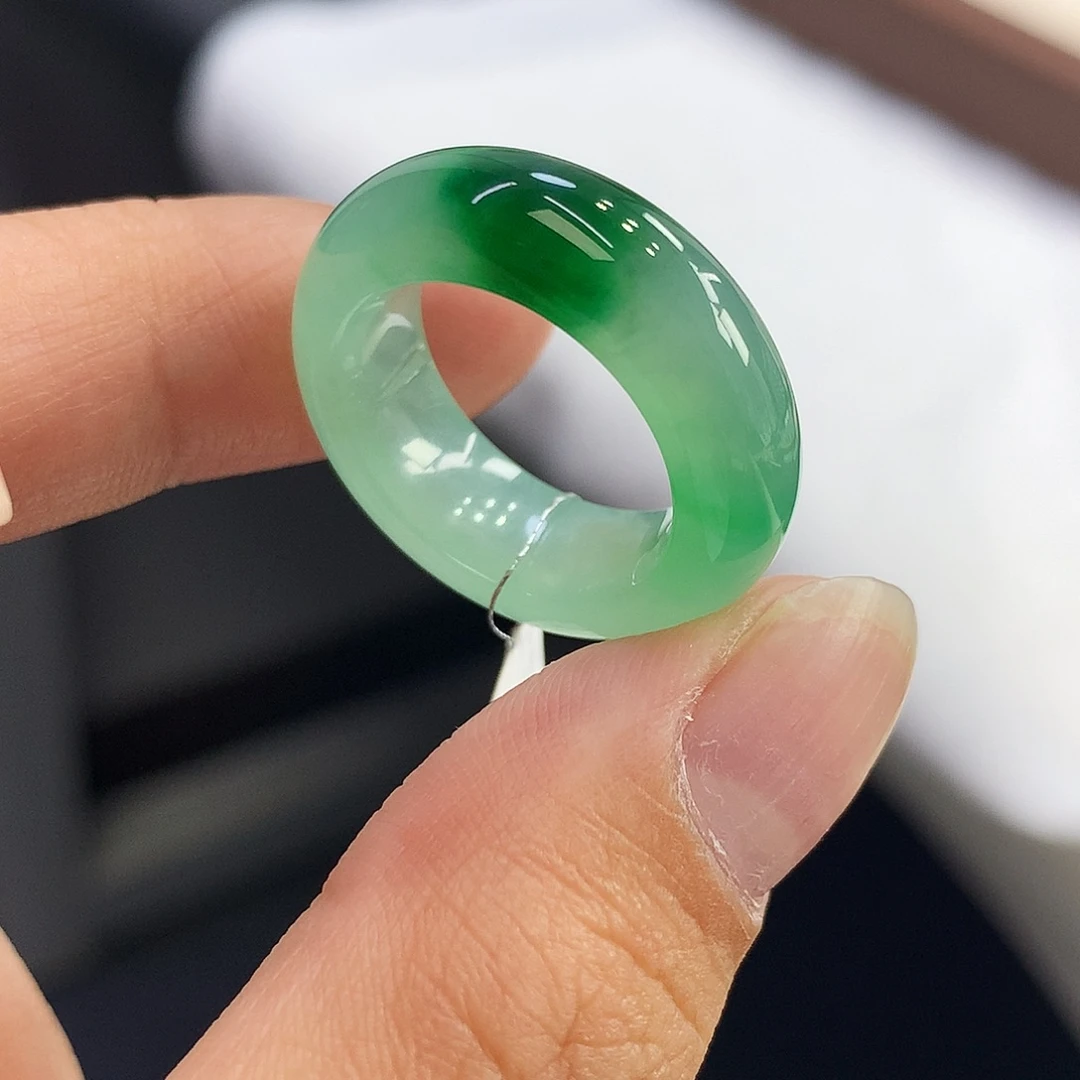 翡翠未镶嵌戒指12号