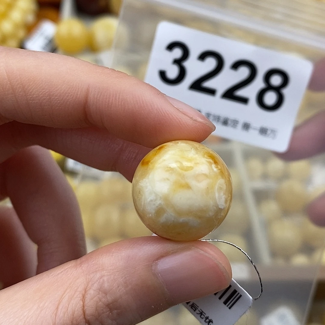 蜜蜡未镶嵌珠宝奇石19