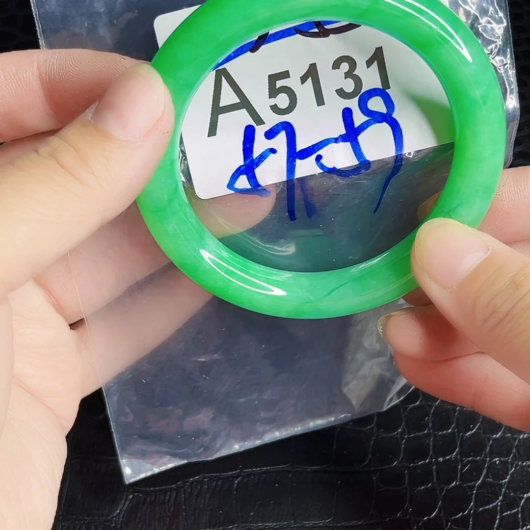 手饰翡翠未镶嵌手镯