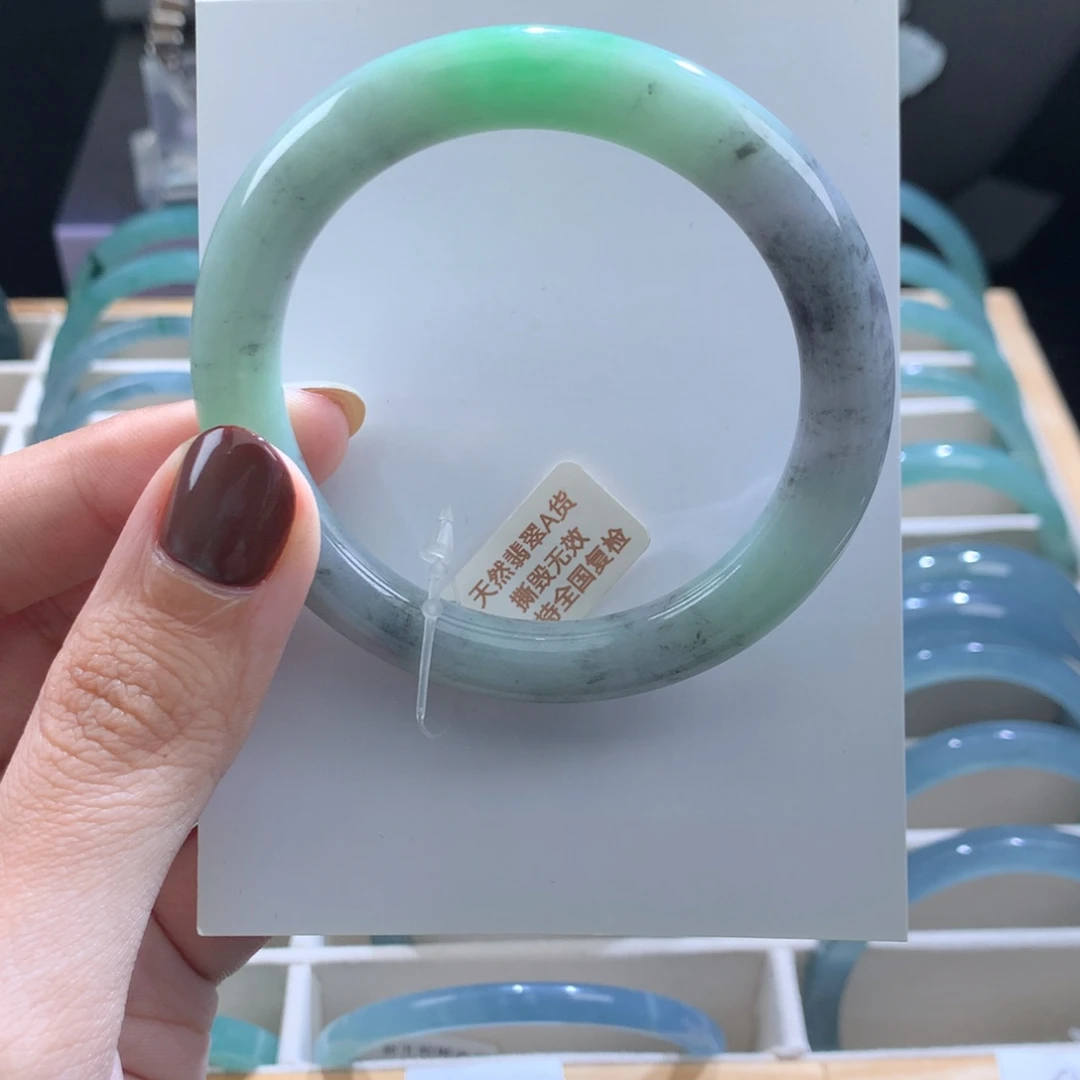 翡翠未镶嵌手镯绿毛鸡