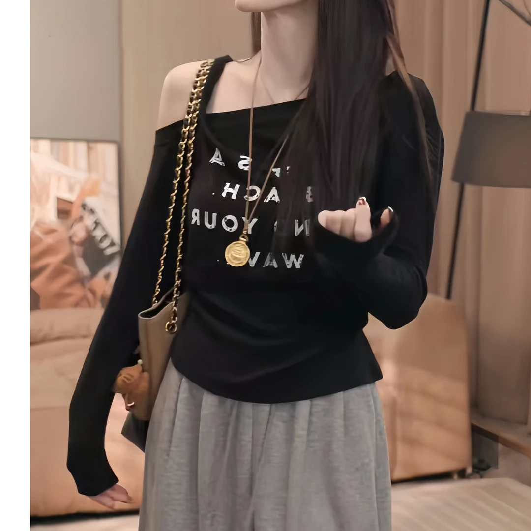 2025秋季新款字母时尚气质显瘦长袖T恤女设计感黑色休闲上衣ins潮