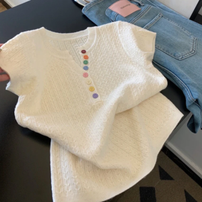 韩版时尚百搭显瘦针织短袖上衣女彩色扣设计感小众清新麻花纹T恤