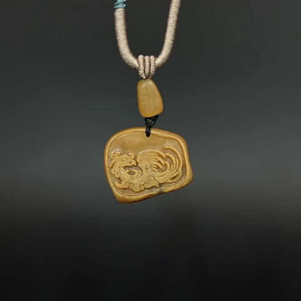 凤 挂坠 田黄石8.7g（含绳）/457