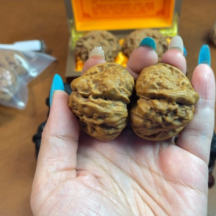 L***&吊坠文玩核桃核桃