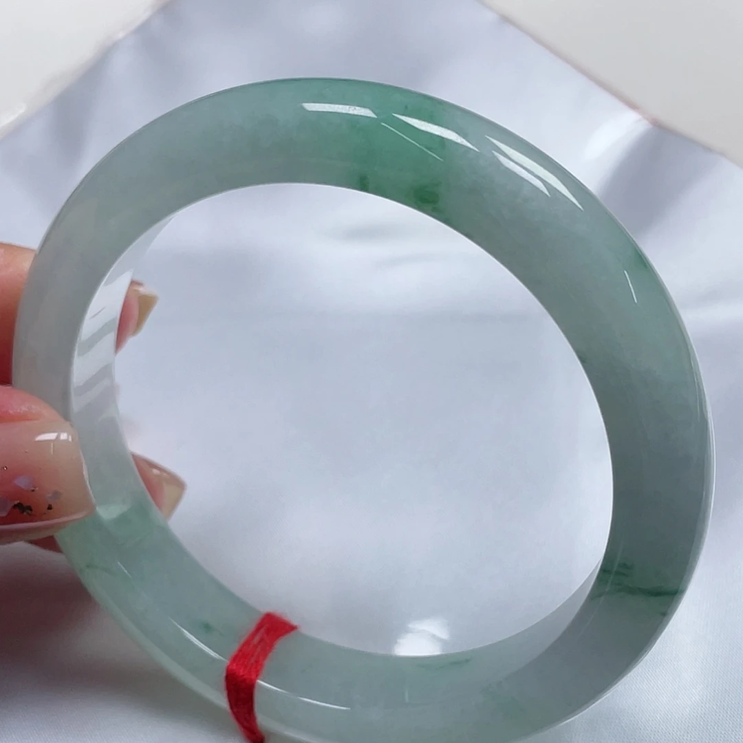 翡翠手镯未镶嵌缅甸翡翠