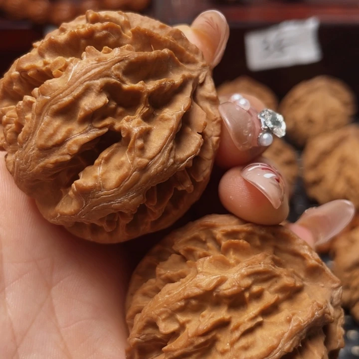 阿***紫吊坠文玩核桃秦岭核桃