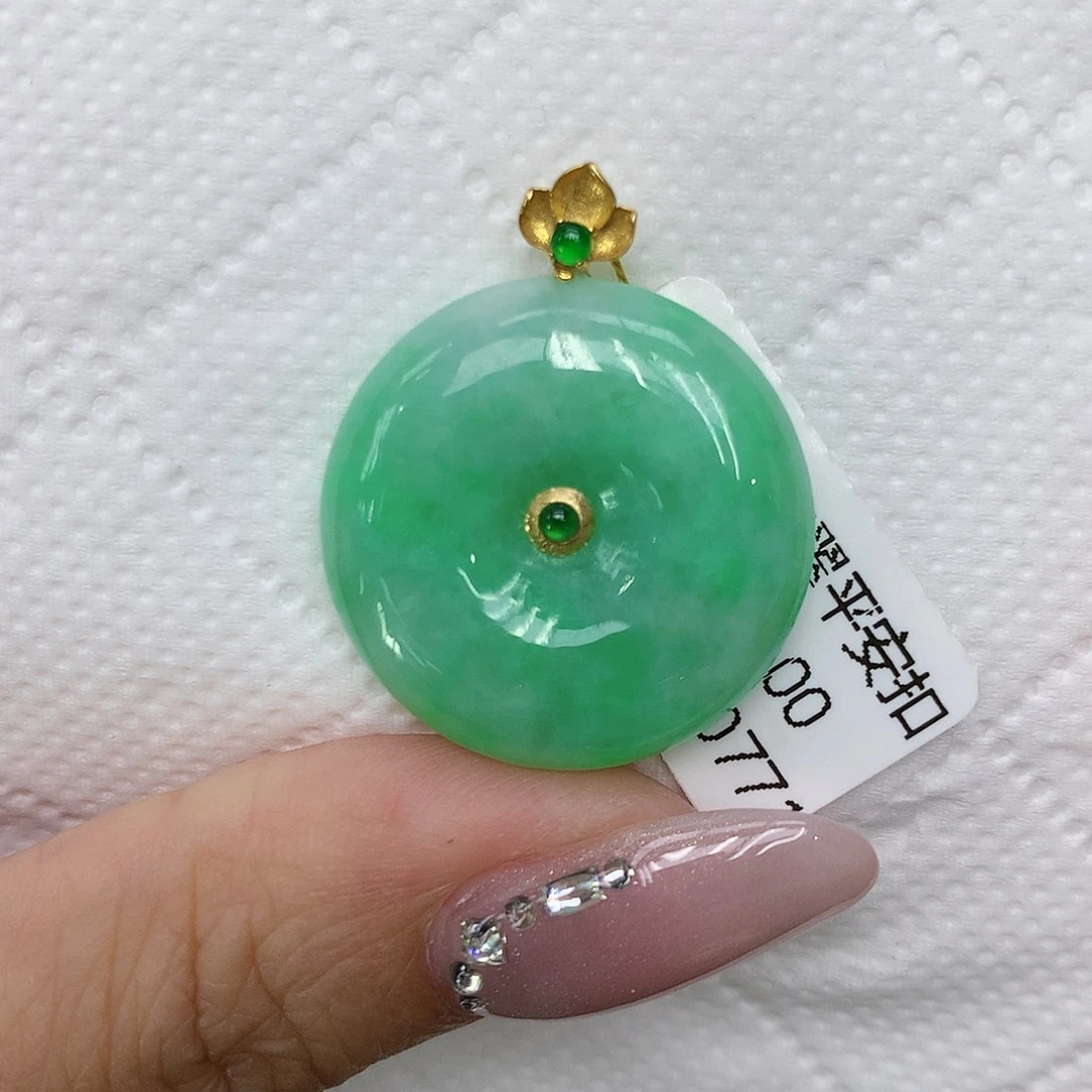 颈饰18K金镶嵌翡翠