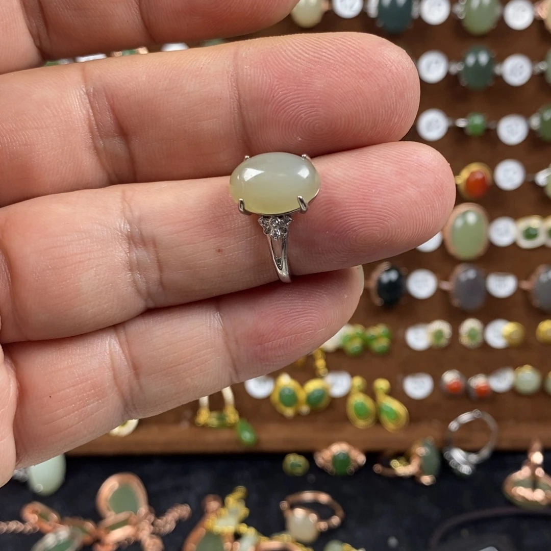 和田玉（青白玉）戒指合金