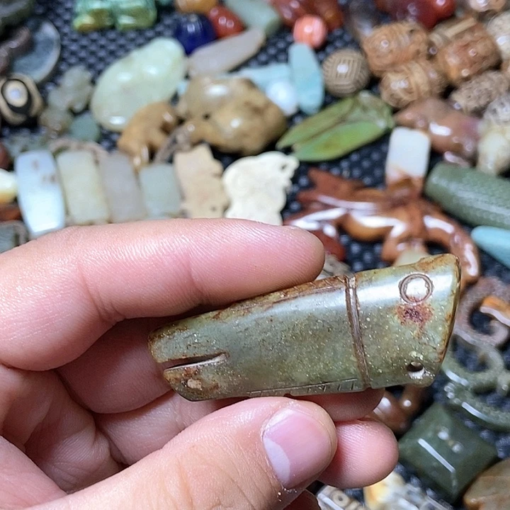 和田玉未镶嵌颈饰14