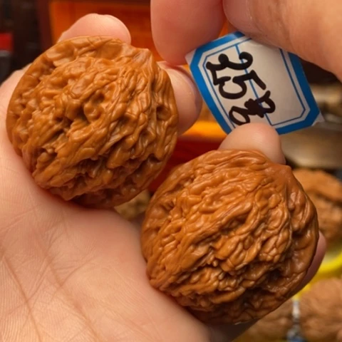 文玩核桃吊坠麦虎37
