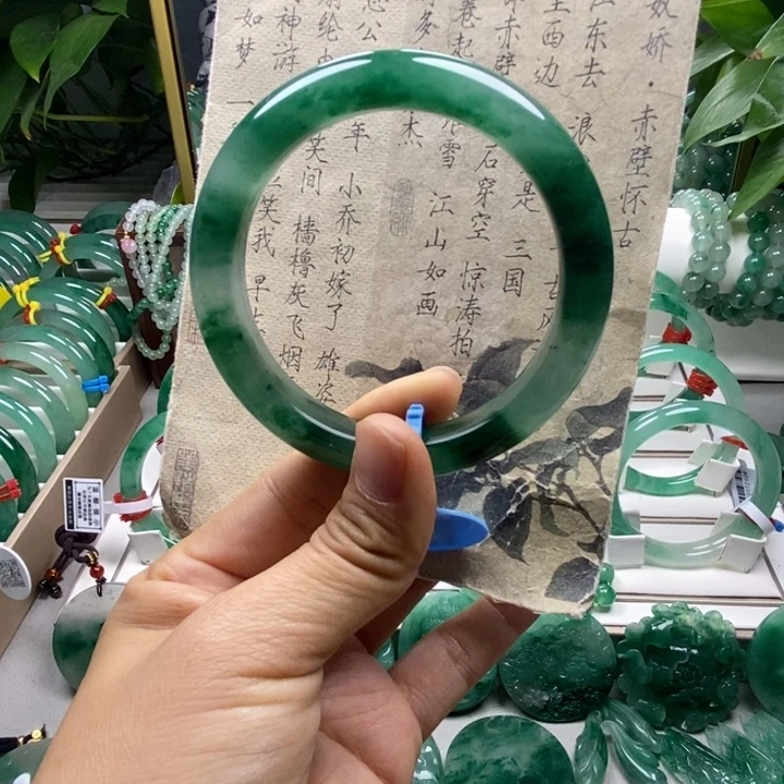 石英质玉未镶嵌手镯