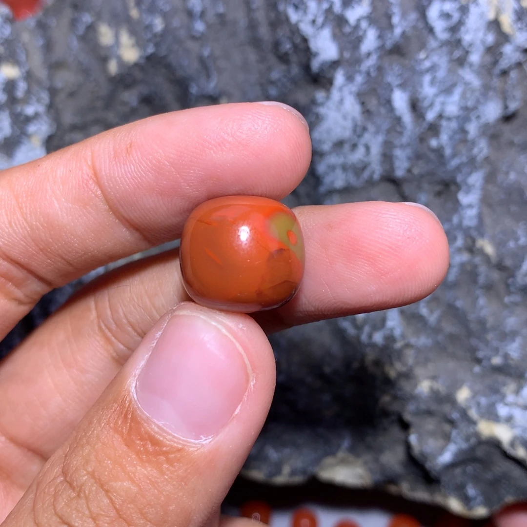 荆***糕南红玛瑙未镶嵌包浆老型14×13玛瑙纹