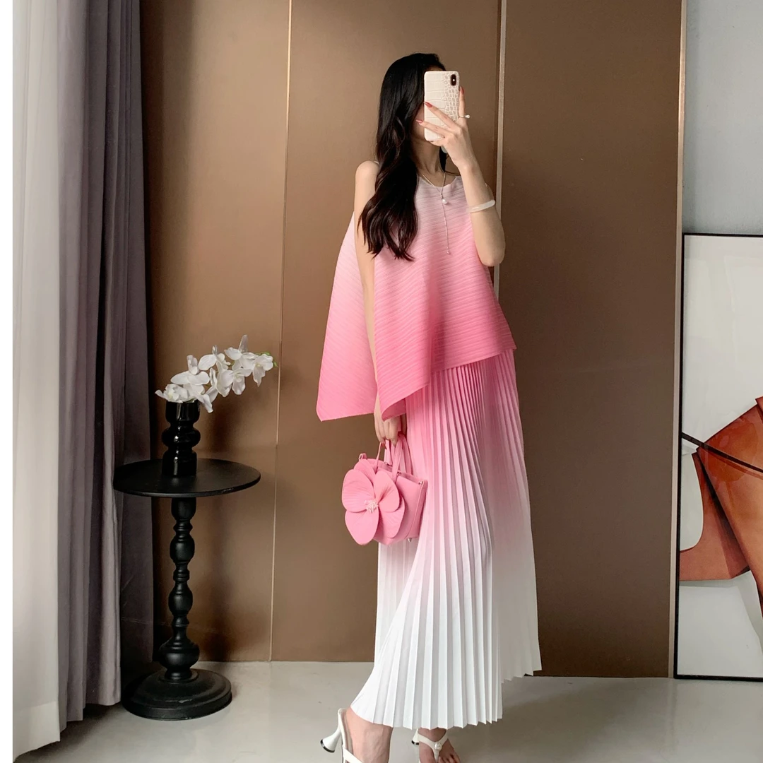 超美殴若风套装2025春夏新款渐变粉显白无袖上衣高腰百褶裙子