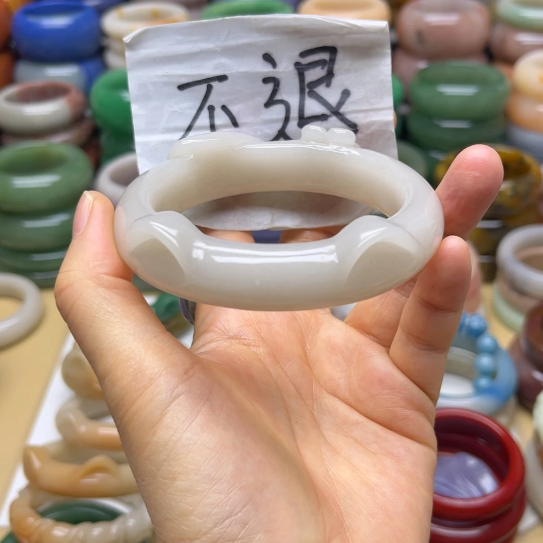 石英质玉未镶嵌手镯